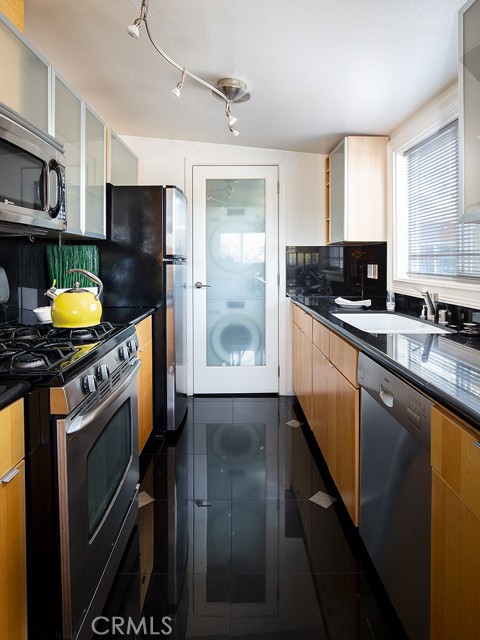 301 N Hudson Avenue, Pasadena CA: https://media.crmls.org/medias/8117d3ac-f15e-43fc-8d1a-cc7301d232dd.jpg