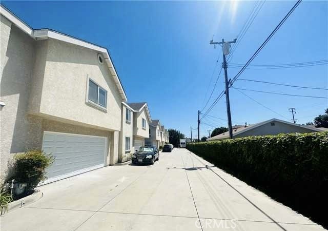 9218 Elm Vista Drive, Downey CA: https://media.crmls.org/medias/81181227-a5b9-43c6-941b-44e51acdb608.jpg