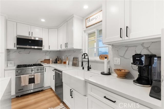 10171 Kukui Drive, Huntington Beach CA: https://media.crmls.org/medias/8118b6e0-4338-4275-9cc7-47986df74000.jpg