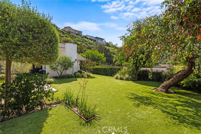 Detail Gallery Image 37 of 41 For 3121 Bern Dr, Laguna Beach,  CA 92651 - 5 Beds | 2/1 Baths