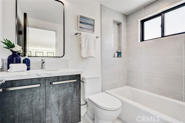 Detail Gallery Image 34 of 44 For 2005 Mathews Ave a,  Redondo Beach,  CA 90278 - 4 Beds | 5 Baths