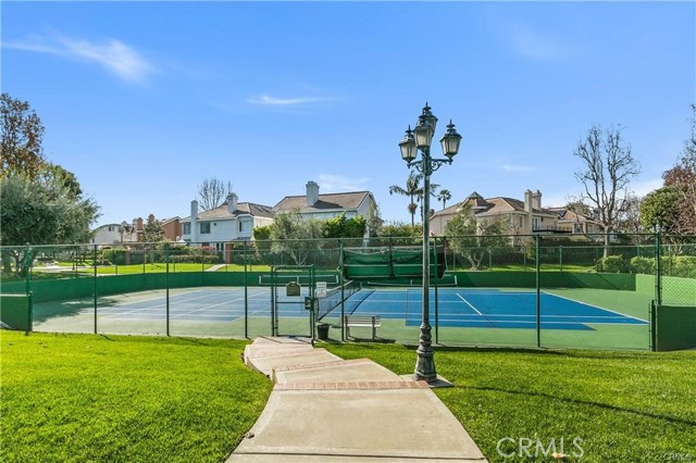 6260 Napoli Court, Long Beach CA: https://media.crmls.org/medias/81195a10-e32a-4747-bb50-6d96526cb3f7.jpg