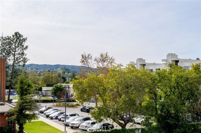 Detail Gallery Image 9 of 22 For 5460 White Oak #G324,  Encino,  CA 91316 - 1 Beds | 1 Baths