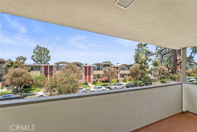 Detail Gallery Image 17 of 30 For 4745 La Villa Marina #J,  Marina Del Rey,  CA 90292 - 2 Beds | 2/1 Baths