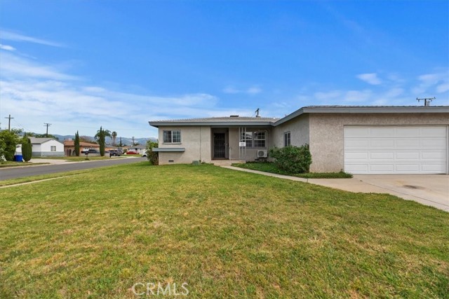 Detail Gallery Image 2 of 48 For 333 S Pampas, Rialto,  CA 92376 - 4 Beds | 2 Baths