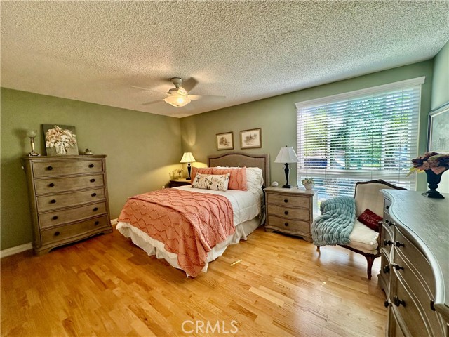 13040 Del Monte Drive, Seal Beach CA: https://media.crmls.org/medias/811aa3bf-d6b7-4c4d-8b3b-a6aeecbdcf98.jpg