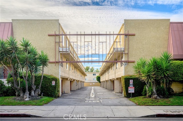 Detail Gallery Image 31 of 31 For 5435 Yarmouth #7,  Encino,  CA 91316 - 2 Beds | 2/1 Baths