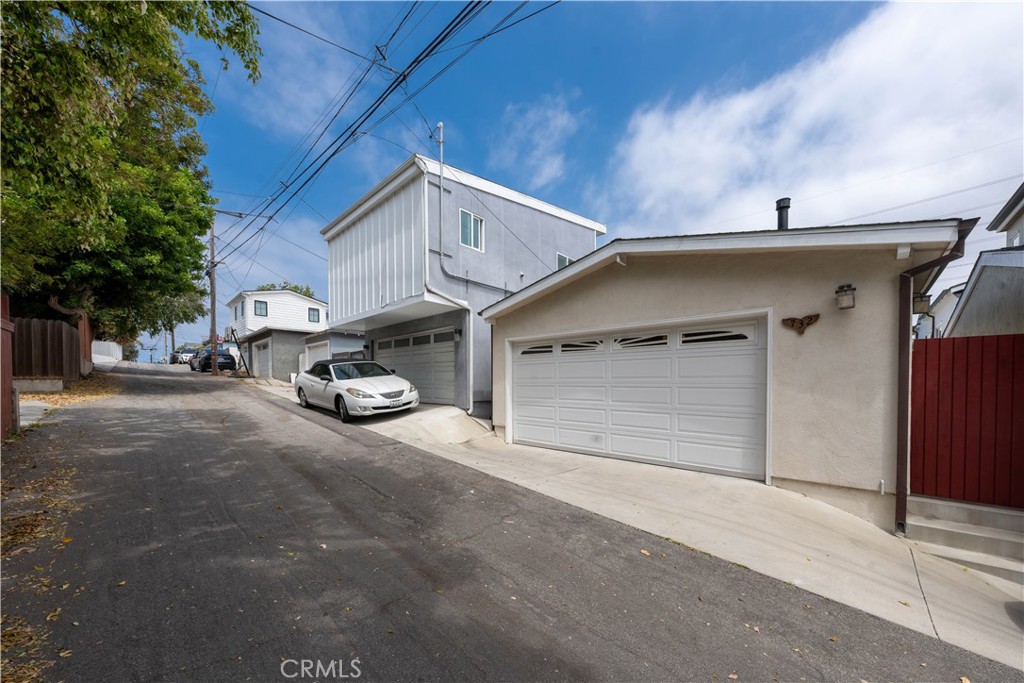 732 Rosecrans Avenue