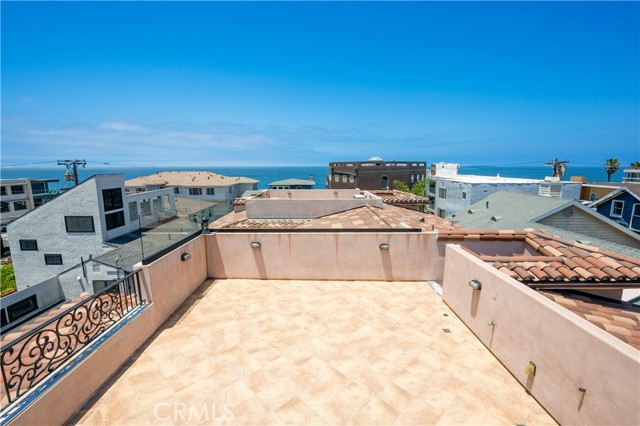 1407 S Catalina Avenue, Redondo Beach CA: https://media.crmls.org/medias/811b103c-8d5f-4f67-a7db-ec694922eeef.jpg