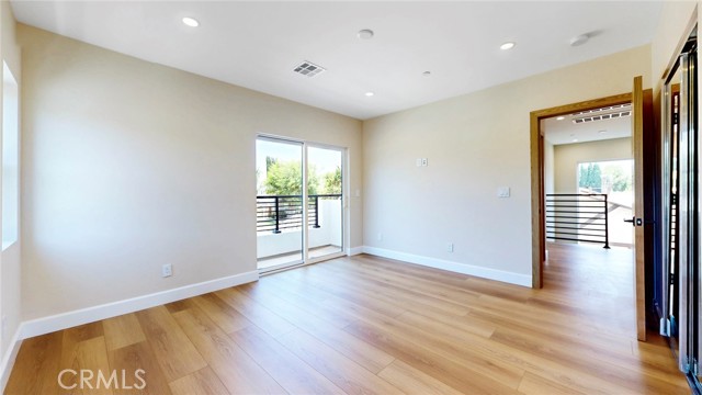 Image 39 of 75 For 421 Catalina Street