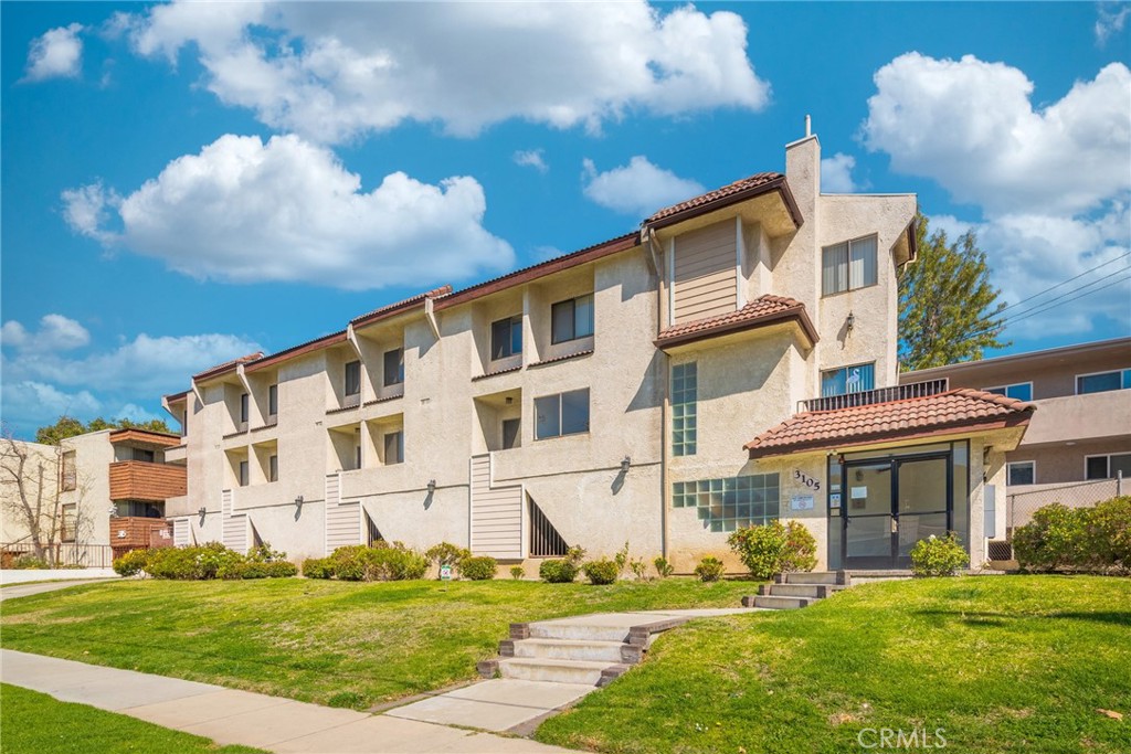 3105 Montrose Avenue #10