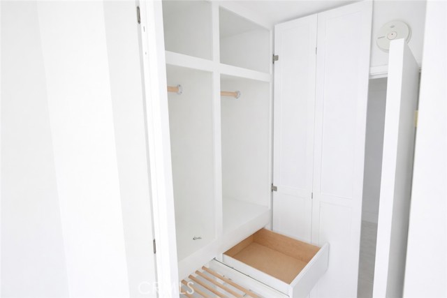 Detail Gallery Image 11 of 15 For 421 S La Fayette Park #404,  Los Angeles,  CA 90057 - 2 Beds | 1 Baths