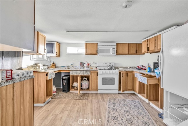 Detail Gallery Image 9 of 55 For 5048 Godwin, Twentynine Palms,  CA 92277 - 2 Beds | 1 Baths