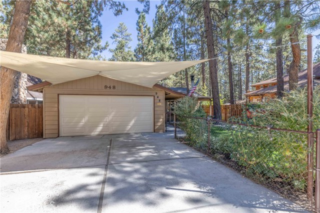 Detail Gallery Image 3 of 31 For 948 Michael Ave, Big Bear City,  CA 92314 - 2 Beds | 2 Baths