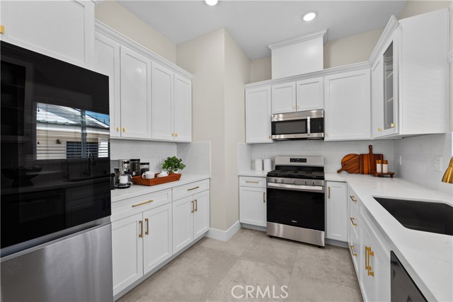 16360 Parthenia photo 56