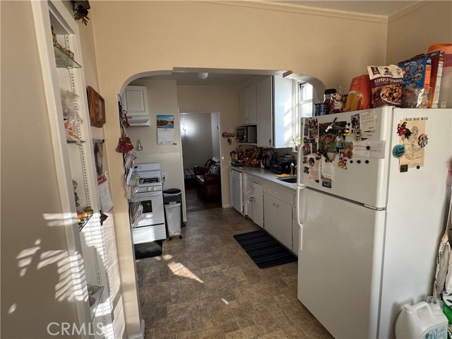 Detail Gallery Image 10 of 29 For 951 Easton Ave, San Bruno,  CA 94066 - – Beds | – Baths