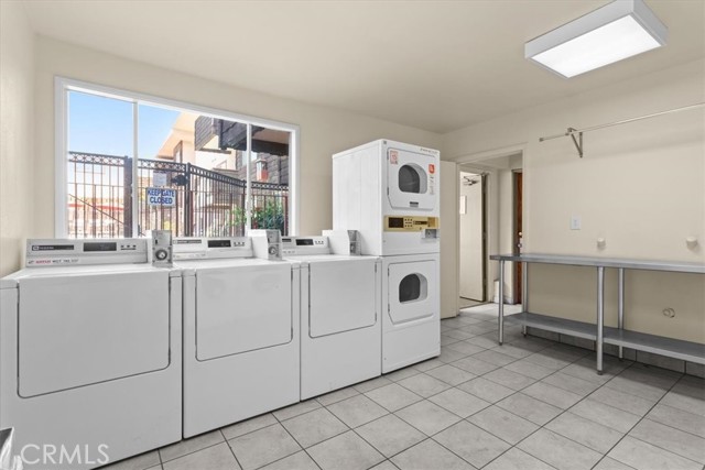 5403 Newcastle Avenue, Encino CA: https://media.crmls.org/medias/811df811-3ea2-4e9f-8989-b408368c993d.jpg