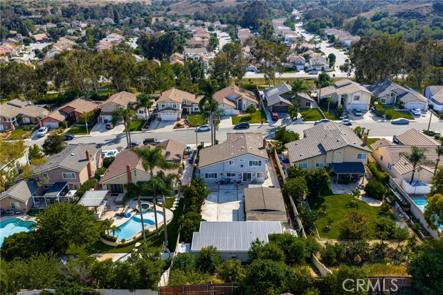 40 Country Wood Drive, Phillips Ranch CA: https://media.crmls.org/medias/811e19cf-74d9-4385-85b2-0febc5515362.jpg