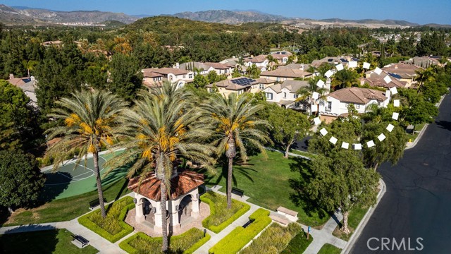 26 Upland, Irvine CA: https://media.crmls.org/medias/811e4702-048a-42be-8339-600ccbea59c7.jpg