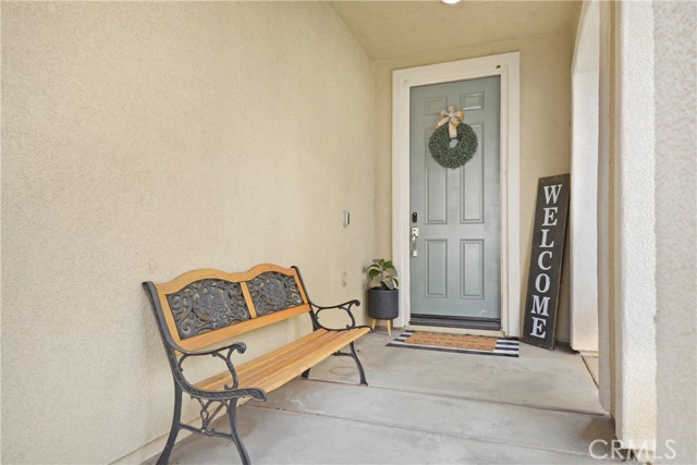 Detail Gallery Image 3 of 26 For 33553 Cedar Creek Ln, Lake Elsinore,  CA 92532 - 3 Beds | 2/1 Baths