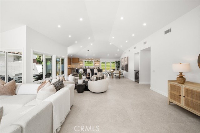 Detail Gallery Image 7 of 35 For 19741 Quiet Bay, Huntington Beach,  CA 92648 - 3 Beds | 2 Baths