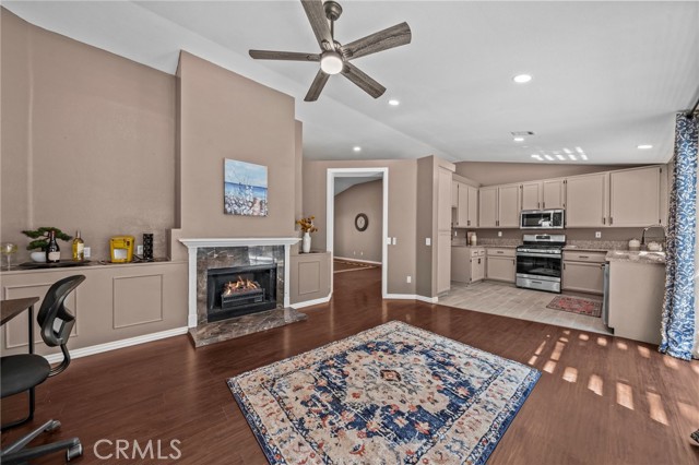 Detail Gallery Image 17 of 46 For 3135 New Hampshire Dr, Corona,  CA 92881 - 3 Beds | 2 Baths