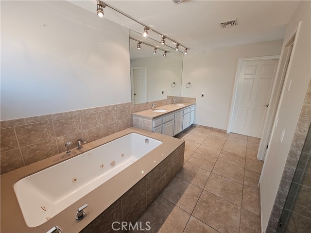 3622 Roberts View Place, Studio City CA: https://media.crmls.org/medias/8120cc08-9d7f-4fdf-8edb-02e4bb6bf3a3.jpg