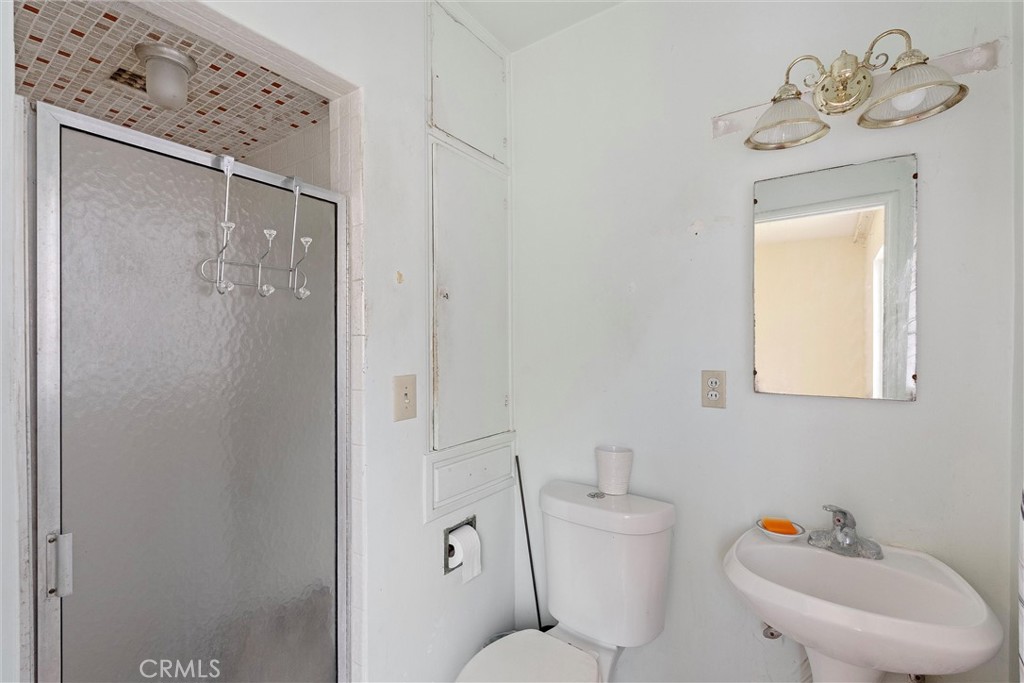 https://media.crmls.org/medias/8121b64a-2d82-466a-91e0-0b947990351c.jpg?preset=X-Large