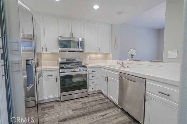 Detail Gallery Image 11 of 27 For 28287 Canterbury Ct, Valencia,  CA 91354 - 2 Beds | 1 Baths