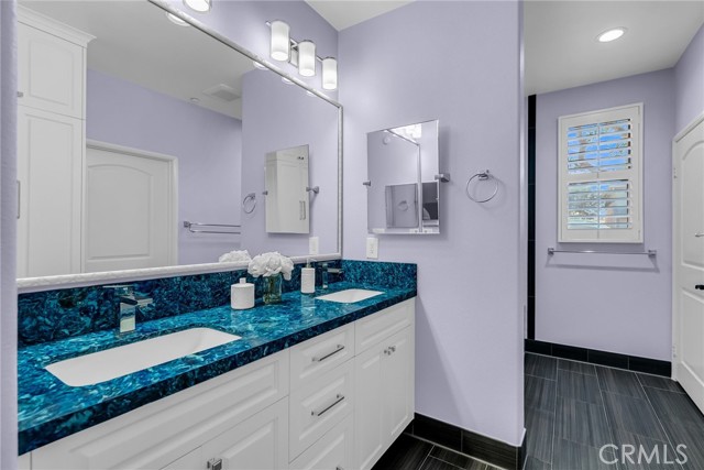 2151 Atlantic Avenue, Long Beach CA: https://media.crmls.org/medias/81234e88-53f6-4d83-96cd-91f96fcb03d9.jpg