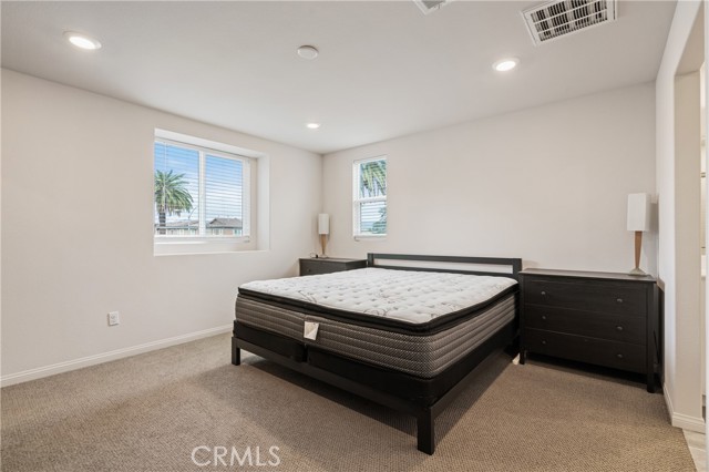 Detail Gallery Image 14 of 30 For 14714 Sherman Way, Van Nuys,  CA 91405 - 4 Beds | 3/1 Baths