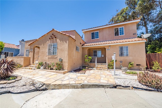 2525 S Cochran Avenue, Los Angeles CA: https://media.crmls.org/medias/812422b8-908a-4000-a041-ef29952d6fe9.jpg