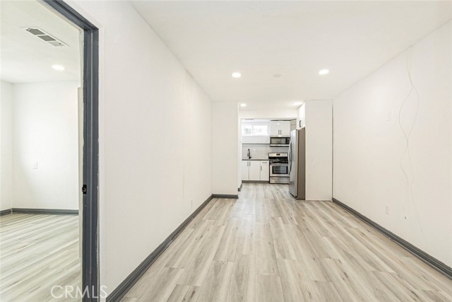 Detail Gallery Image 3 of 15 For 7347 Jamieson Ave, Reseda,  CA 91335 - 2 Beds | 1 Baths