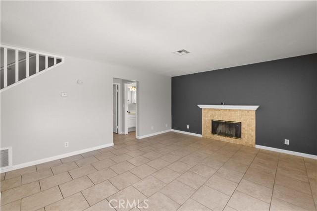 2125 E Oldfield Street, Lancaster CA: https://media.crmls.org/medias/8125b298-d1c0-4b13-8589-2b9590942c7b.jpg