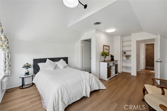 Detail Gallery Image 22 of 42 For 318 E 11th St, Pomona,  CA 91766 - 5 Beds | 2/1 Baths