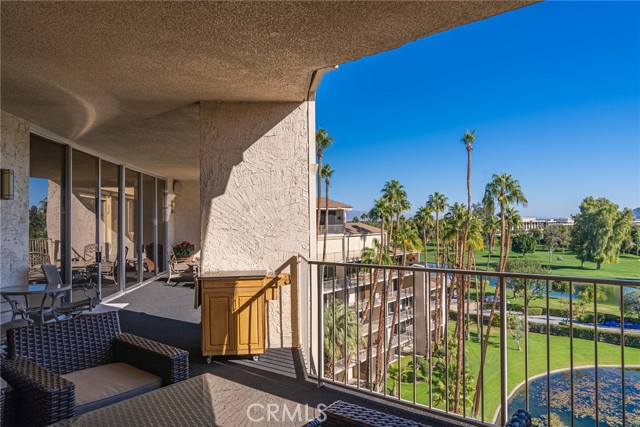 Detail Gallery Image 7 of 34 For 899 Island Dr #703,  Rancho Mirage,  CA 92270 - 3 Beds | 3/1 Baths