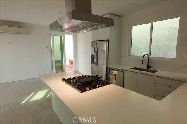 1220 Thorn W, San Diego CA: https://media.crmls.org/medias/81273160-f03e-4466-b199-8d97cdac1329.jpg