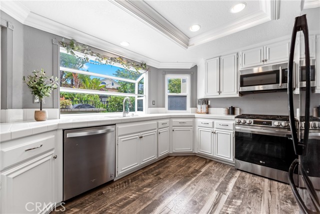 Detail Gallery Image 18 of 53 For 31885 Old Oak Rd, Rancho Santa Margarita,  CA 92679 - 5 Beds | 3 Baths