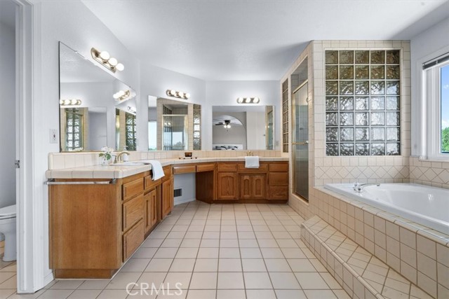 2322 Almond Springs Drive, Paso Robles CA: https://media.crmls.org/medias/8127b359-a9af-4710-8dd9-25efc0f1d7db.jpg