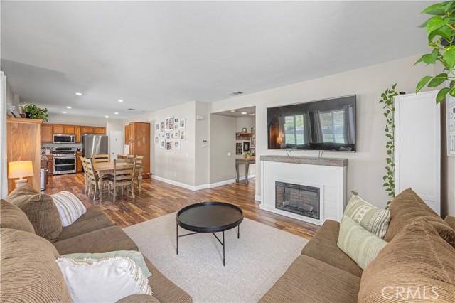 Detail Gallery Image 13 of 34 For 115 Festive Ct, Beaumont,  CA 92223 - 3 Beds | 2/1 Baths