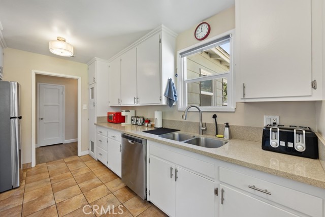 213 East 45th Street, Long Beach CA: https://media.crmls.org/medias/8128dcec-5c41-4cb6-80ae-2b1fa791e100.jpg