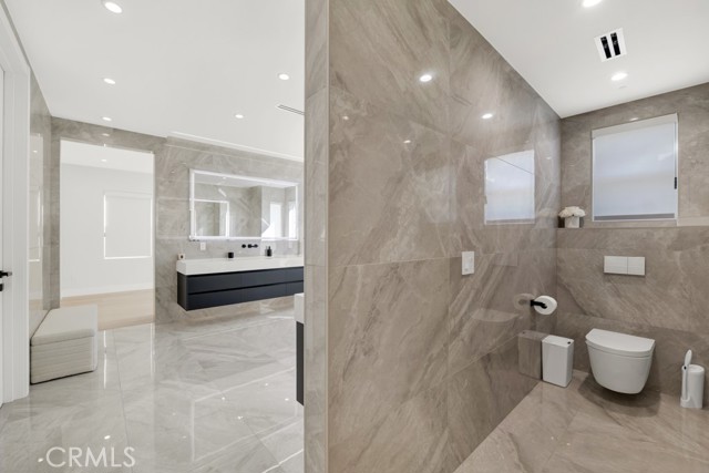 Detail Gallery Image 47 of 75 For 20151 via Medici, Porter Ranch,  CA 91326 - 5 Beds | 5 Baths