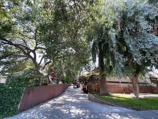 1415 El Sereno Avenue, Pasadena CA: https://media.crmls.org/medias/81298ab3-4342-4a59-ae0d-6606f3f556a4.jpg