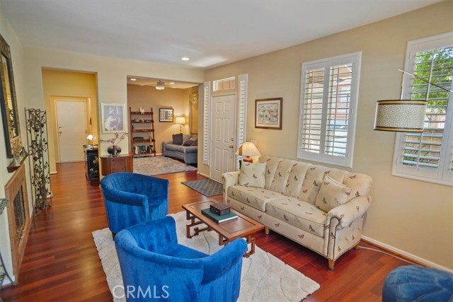 27955 Trillium Lane, Valencia CA: https://media.crmls.org/medias/8129d744-5765-49a1-aa9c-baf40feb6565.jpg