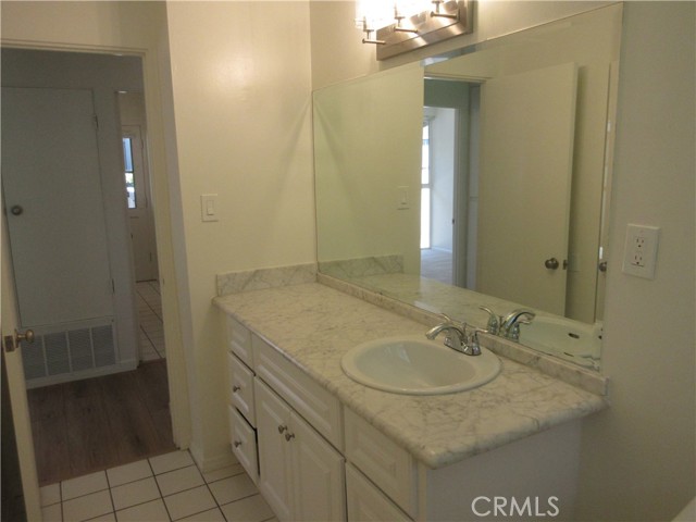 8447 Fullbright Avenue, Winnetka CA: https://media.crmls.org/medias/812a11d4-557d-4e6b-9bf0-fa0d1926ac1d.jpg
