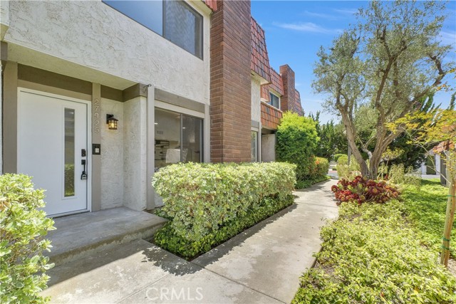 27925 Ridgebluff Court, Rancho Palos Verdes CA: https://media.crmls.org/medias/812b37f2-d8bf-4c07-bd03-d05b81c0ca28.jpg