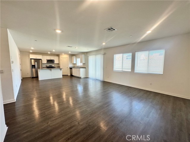 Detail Gallery Image 8 of 22 For 247 Scarlet Oak, San Jacinto,  CA 92583 - 4 Beds | 3 Baths