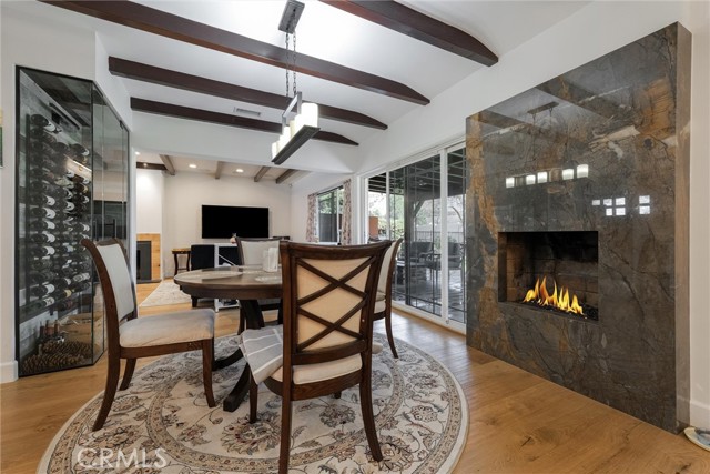 2528 N Orchard Drive, Burbank CA: https://media.crmls.org/medias/812c6aa2-76d7-429b-a19a-e5a337ba409d.jpg