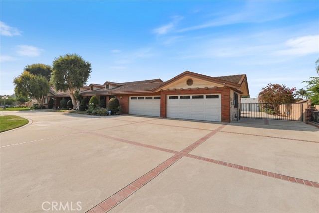 Detail Gallery Image 4 of 75 For 5483 Dover St, Chino,  CA 91710 - 3 Beds | 2/1 Baths