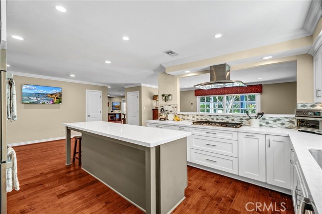 Detail Gallery Image 14 of 65 For 11872 Reagan, Los Alamitos,  CA 90720 - 4 Beds | 5 Baths